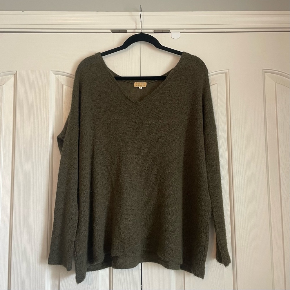 Piko 1988 Forest Green Fuzzy V Neck Sweater